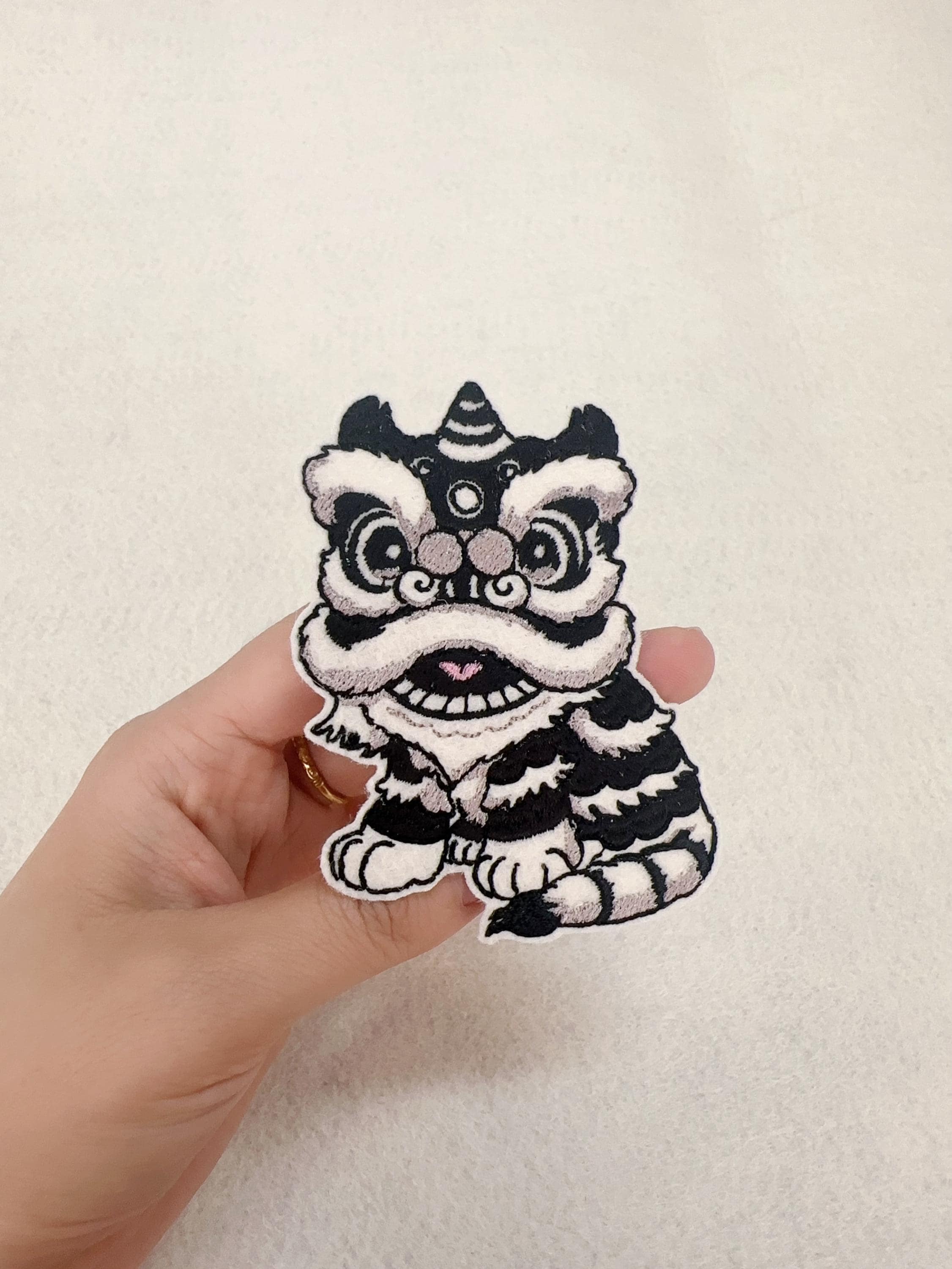 Iron on Chinese Lion Dancing Embroidery Patch Applique