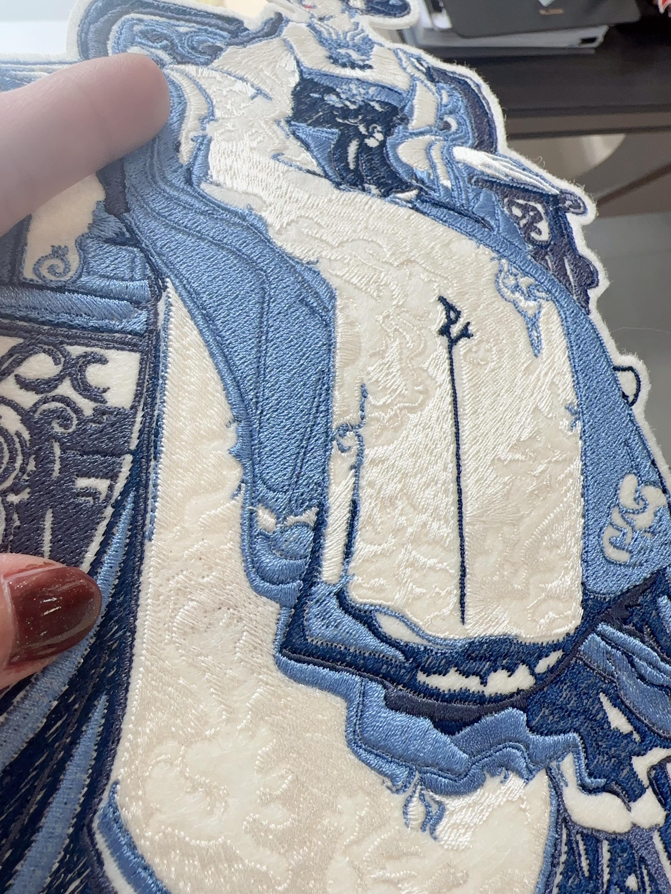 Traditional Chinese Lady Throne Patch – Blue White Hanfu Empress Embroidery (Sew/Iron On)
