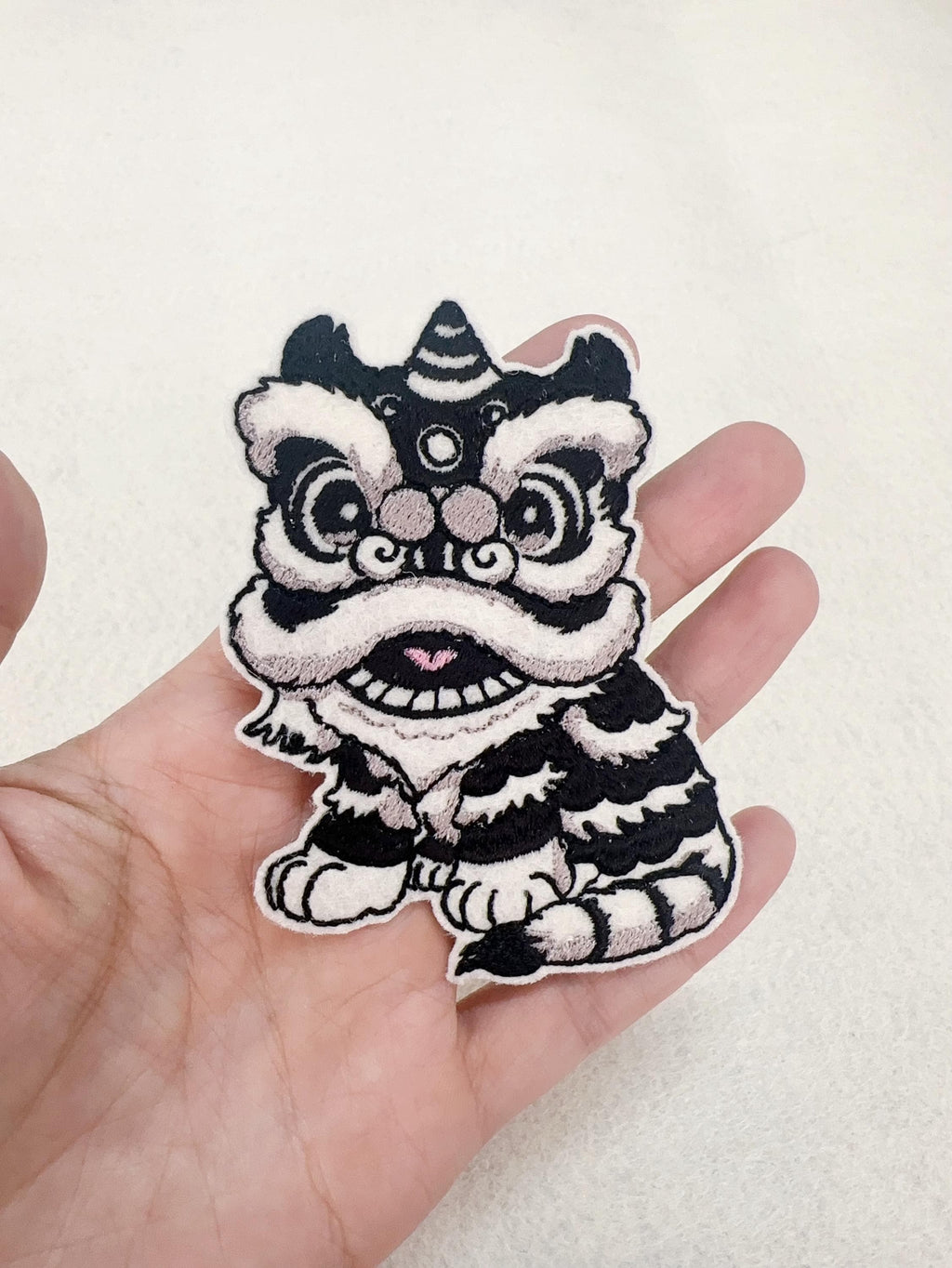 Iron on Chinese Lion Dancing Embroidery Patch Applique