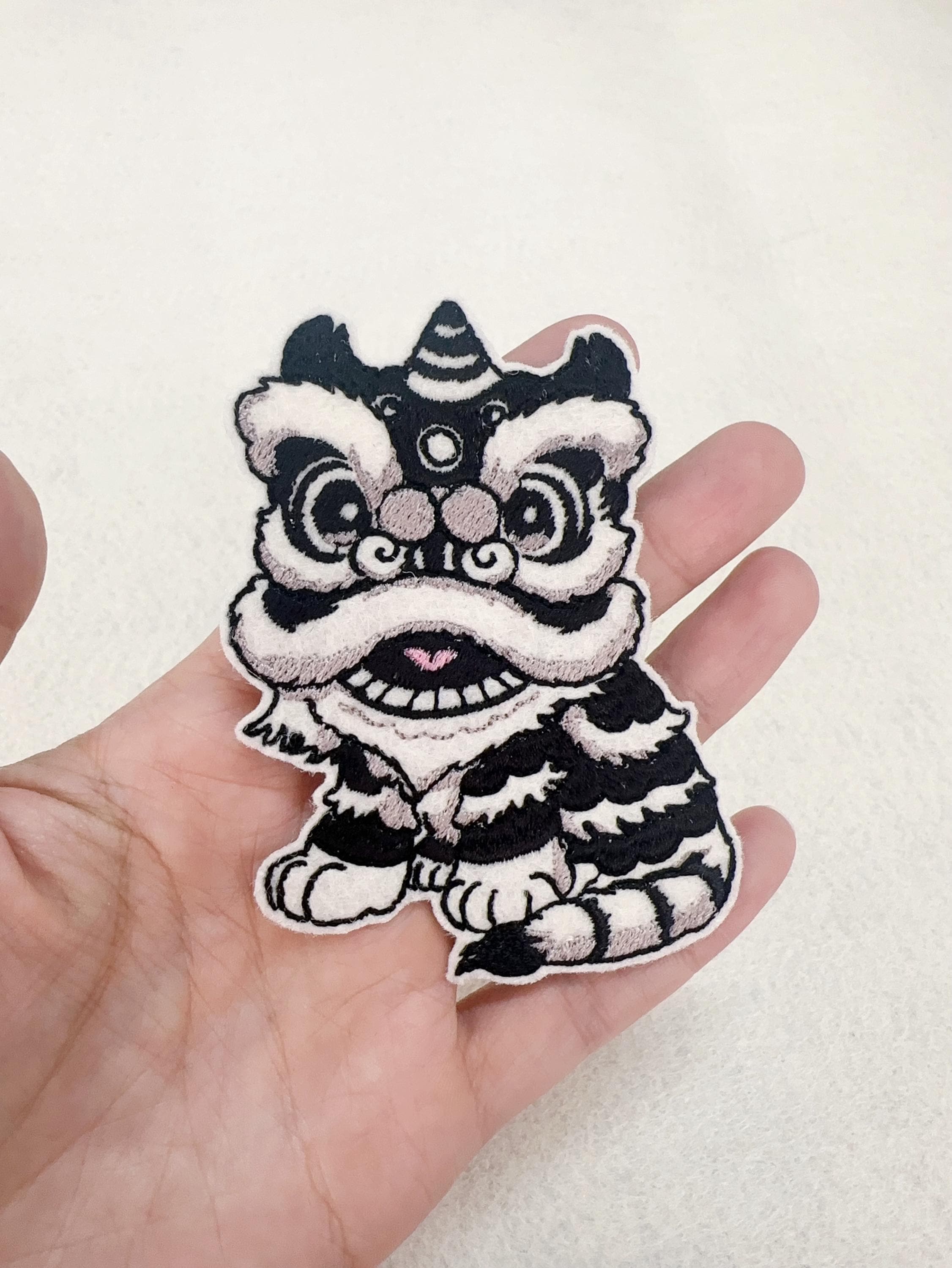 Iron on Chinese Lion Dancing Embroidery Patch Applique