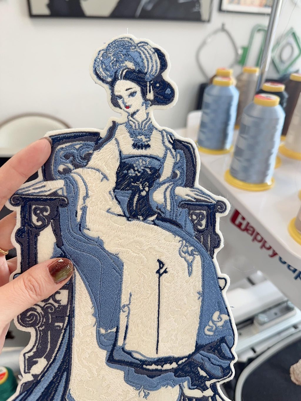 Traditional Chinese Lady Throne Patch – Blue White Hanfu Empress Embroidery (Sew/Iron On)