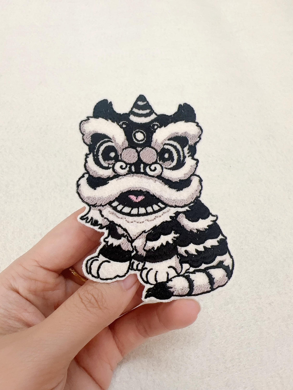 Iron on Chinese Lion Dancing Embroidery Patch Applique