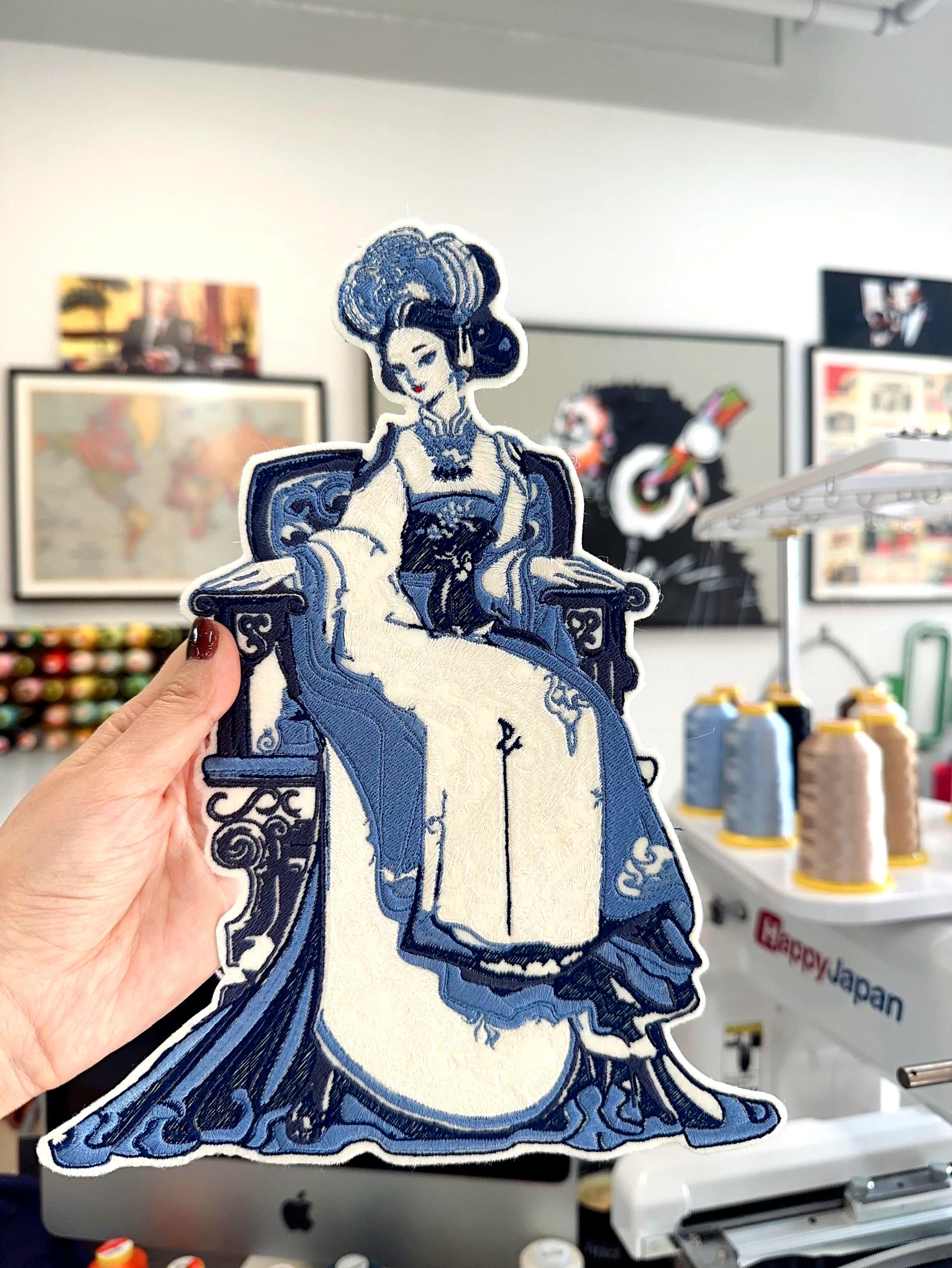 Traditional Chinese Lady Throne Patch – Blue White Hanfu Empress Embroidery (Sew/Iron On)