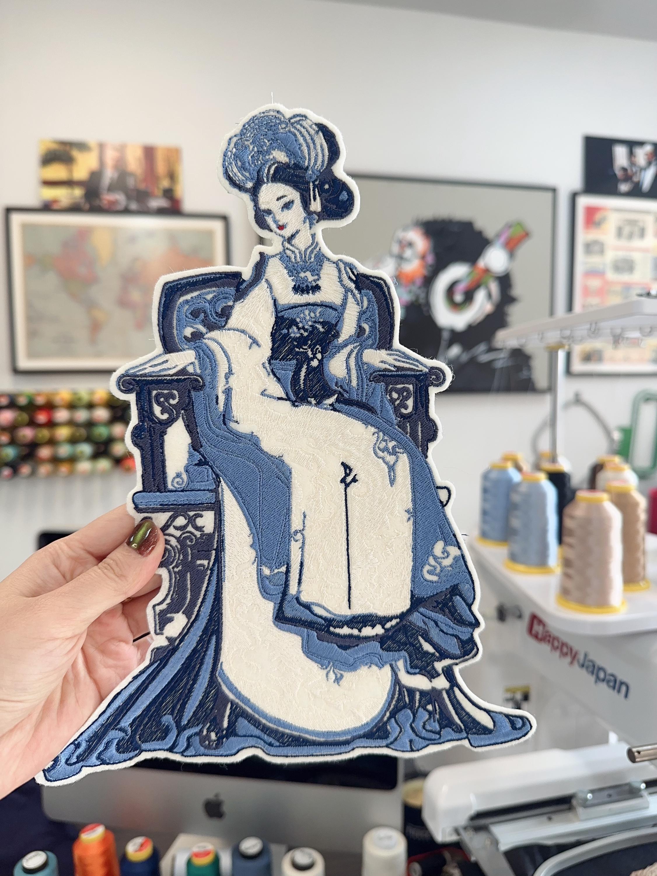 Traditional Chinese Lady Throne Patch – Blue White Hanfu Empress Embroidery (Sew/Iron On)