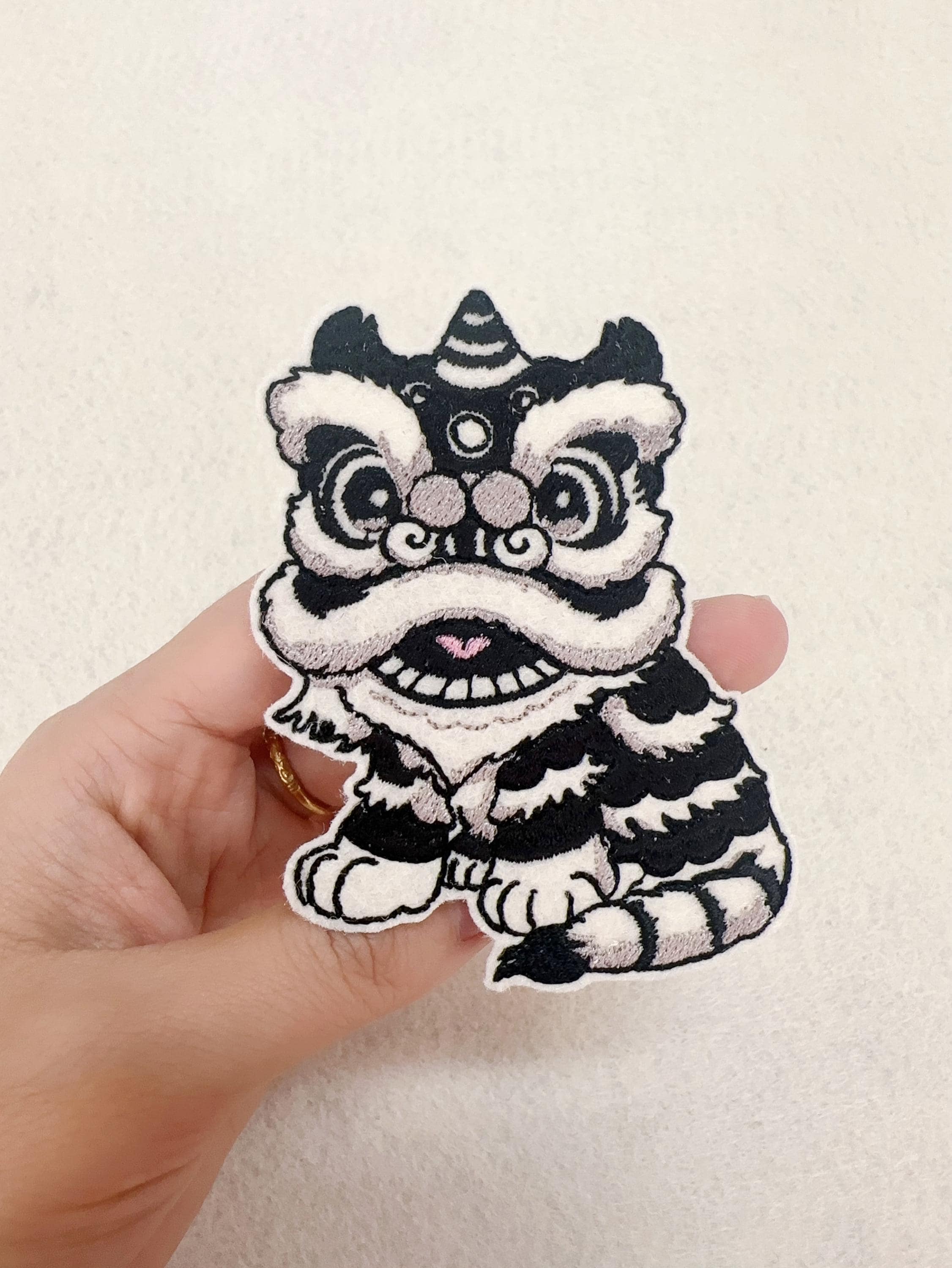Iron on Chinese Lion Dancing Embroidery Patch Applique