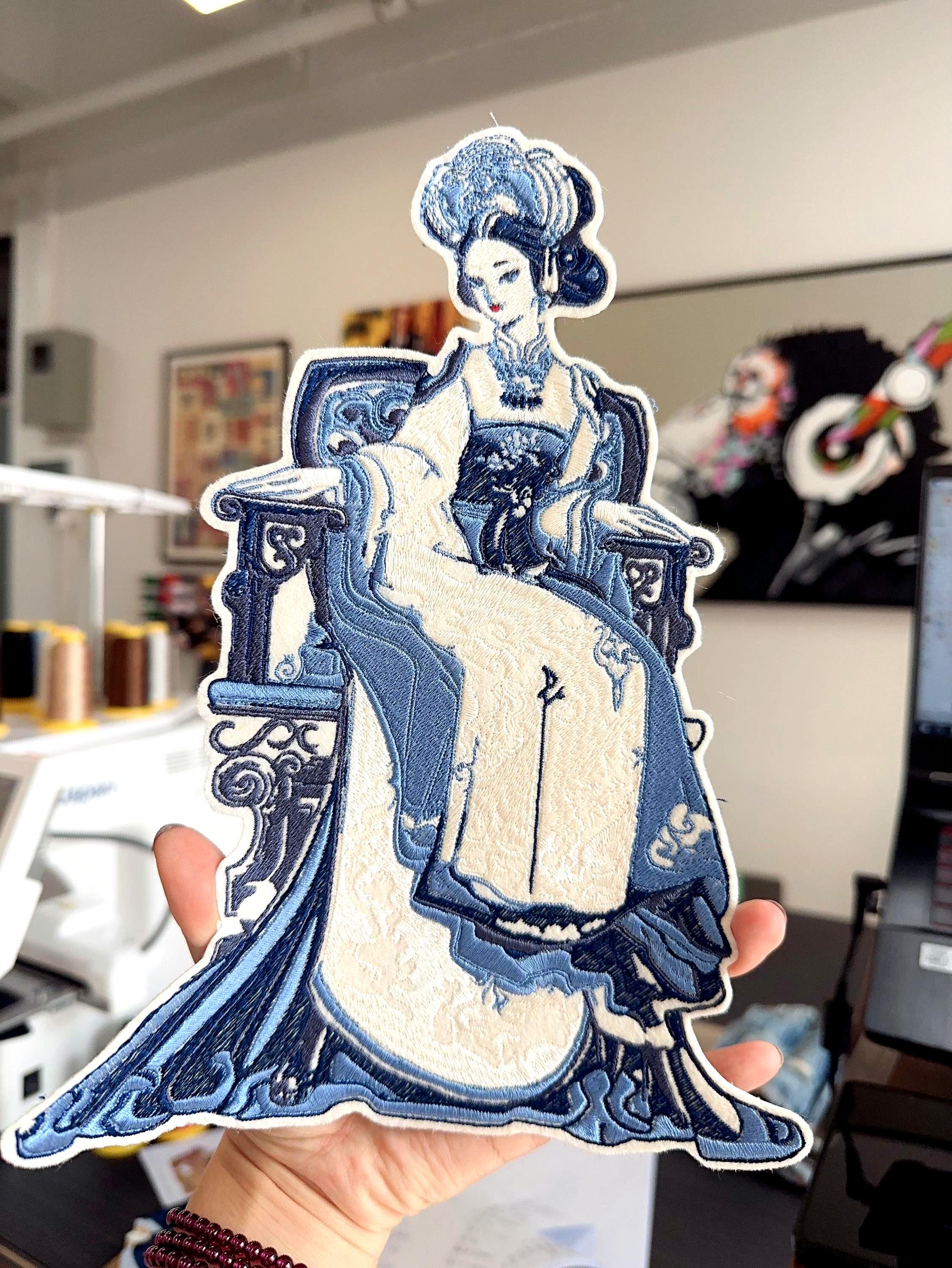 Traditional Chinese Lady Throne Patch – Blue White Hanfu Empress Embroidery (Sew/Iron On)