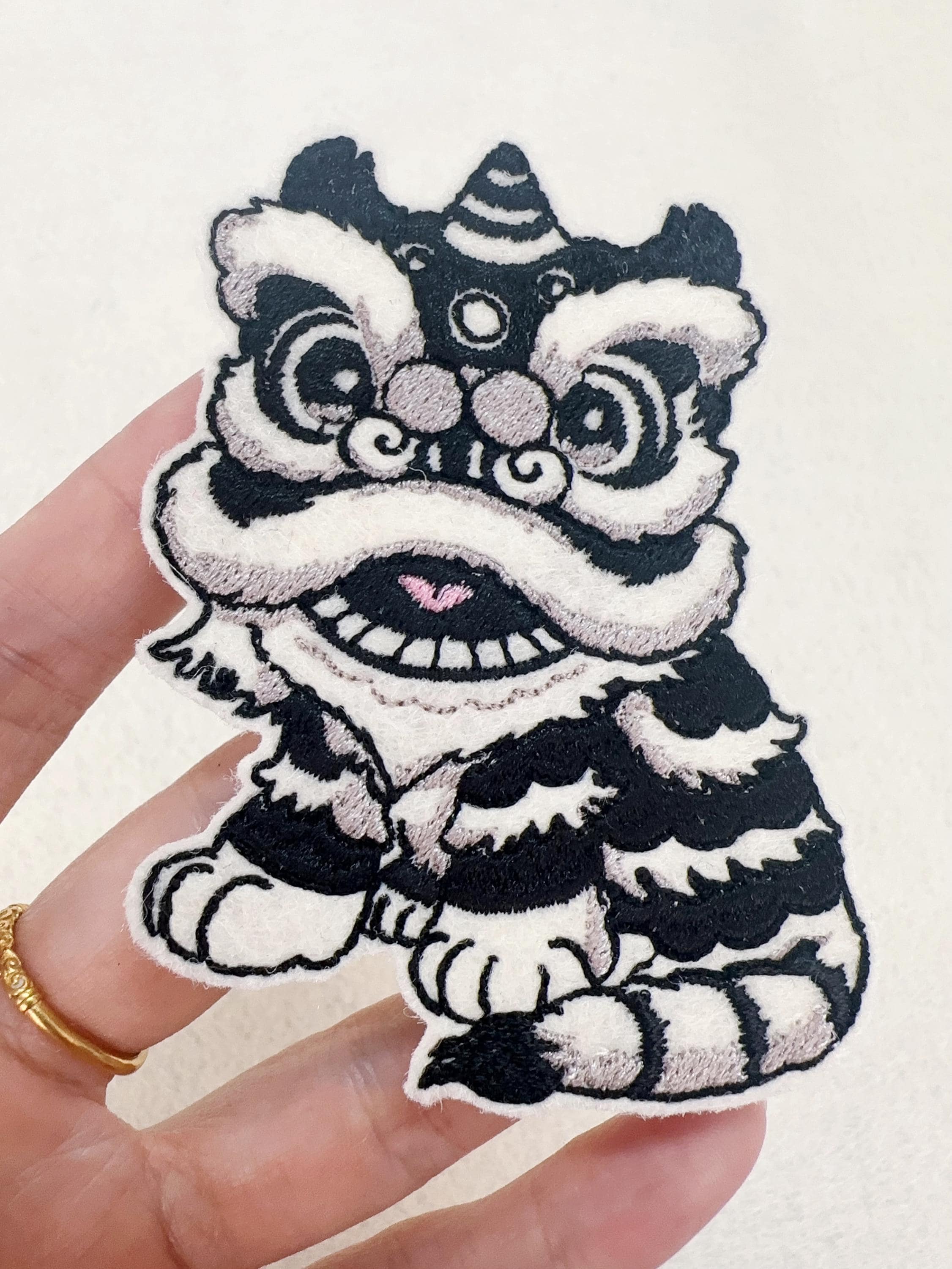 Iron on Chinese Lion Dancing Embroidery Patch Applique